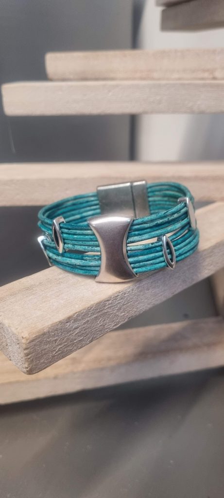 Bracelet en cuir avec passants argents (coloris au choix)