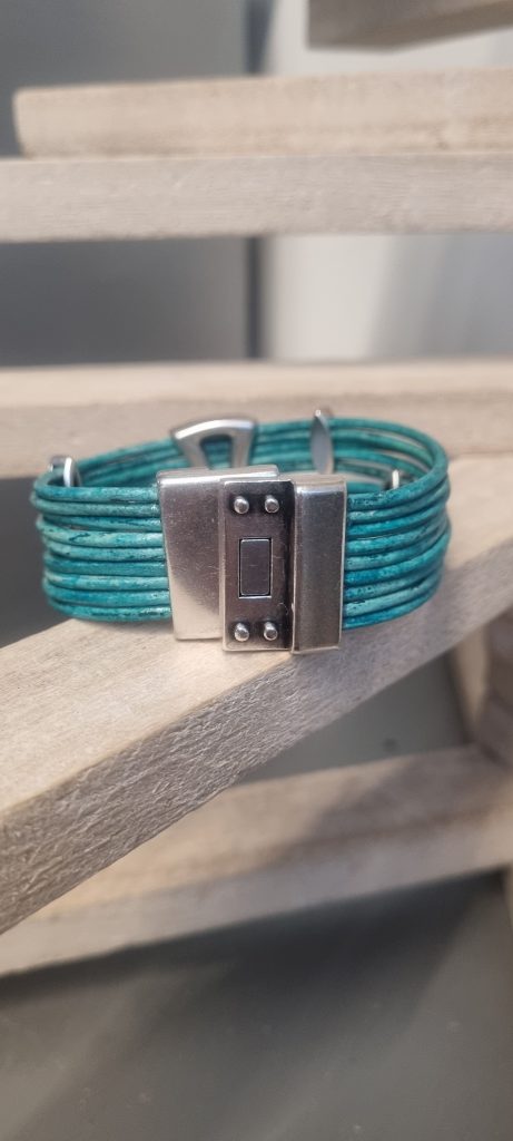 Bracelet en cuir avec passants argents (coloris au choix)
