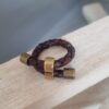 Bague homme femme en cuir rond tressé marron, passant vieil or