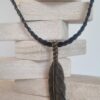 Collier homme cuir tressé noir et plume bronze