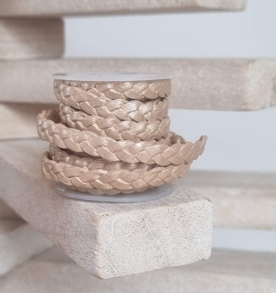Bracelet mixte en cuir plat tressé 5mm (coloris au choix) et connecteur Symbole "Infini" Noir