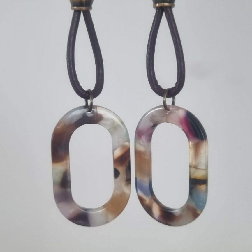 Boucle d'oreille cuir marron et ovale creux acétate tons marrons