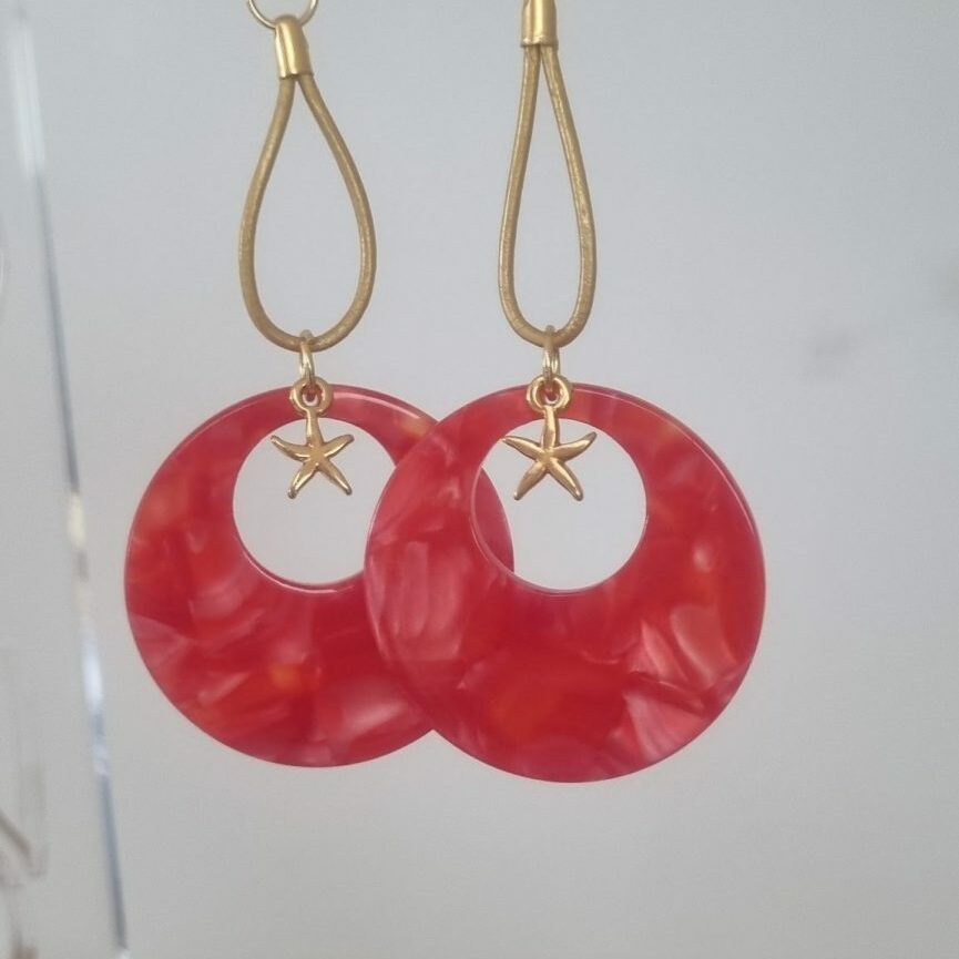 Boucles d'oreille acétate rond orange rouge et étoile dorée, cuir doré