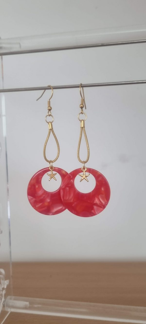 Boucles d'oreille acétate rond orange rouge et étoile dorée, cuir doré