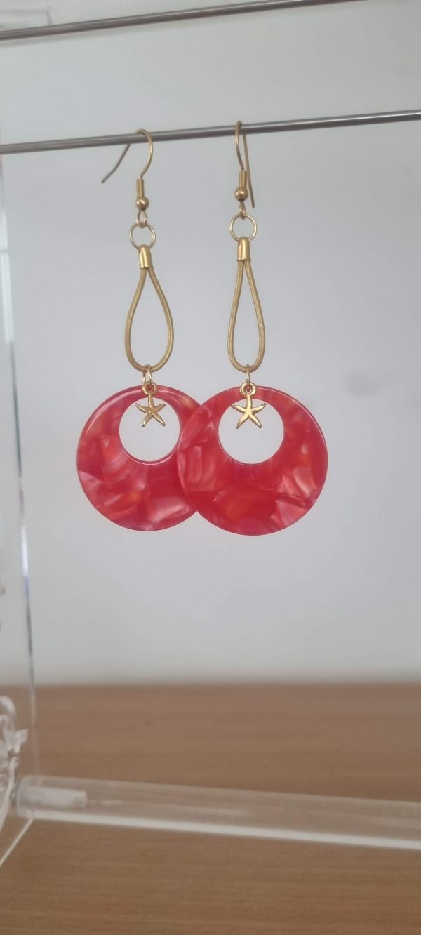 Boucles d'oreille acétate rond orange rouge et étoile dorée, cuir doré