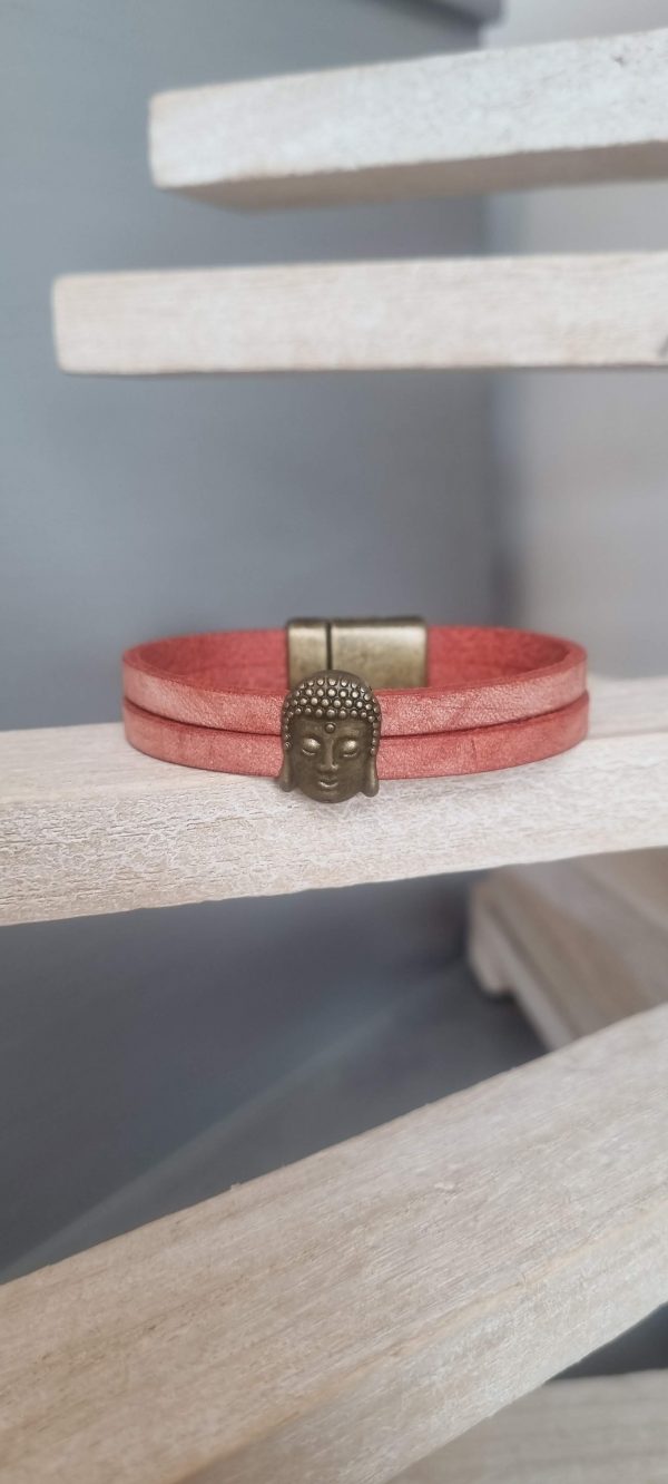 Bracelet femme cuir rouge corail et bouddha bronze