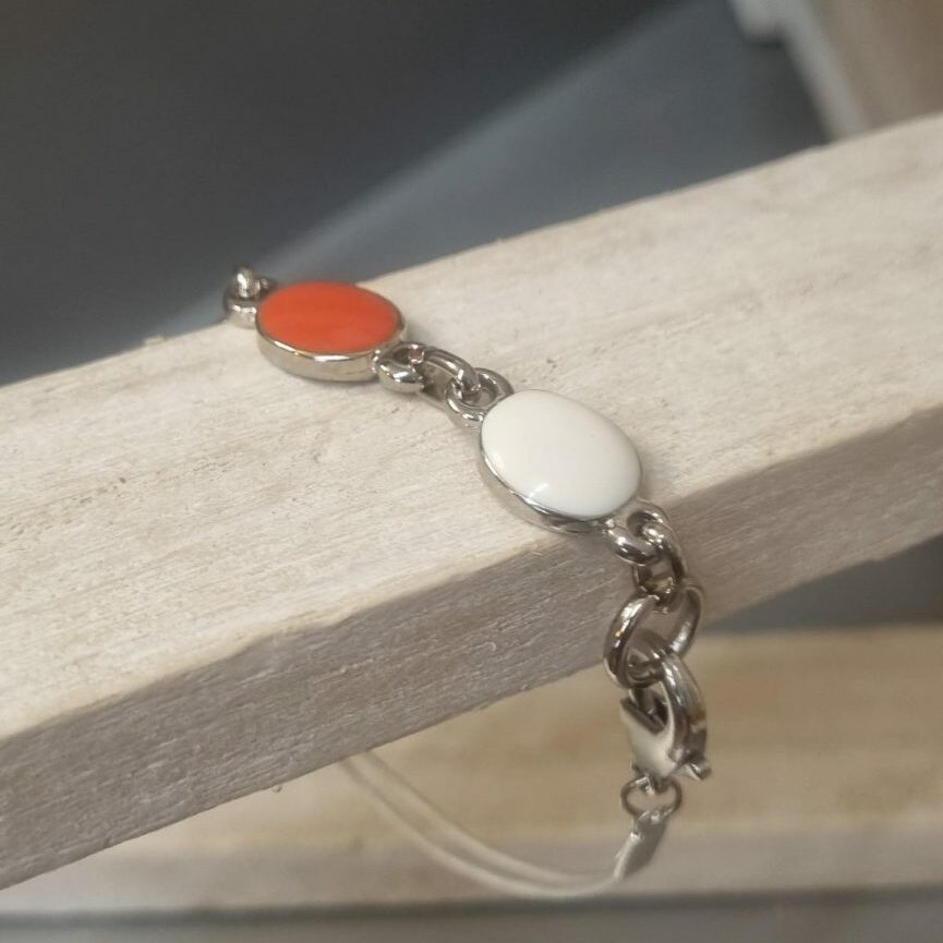 Bracelet cuir rond doré métallisé et passant en résine orangé et beige