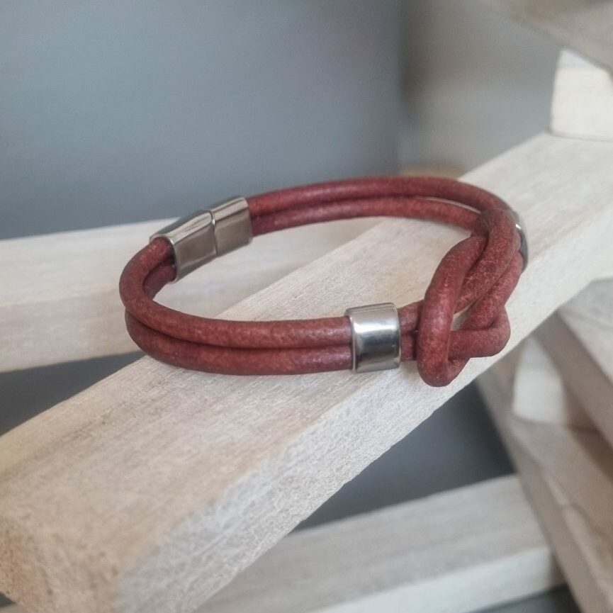Bracelet homme en cuir rond 4 mm vieux rouge et signe infini