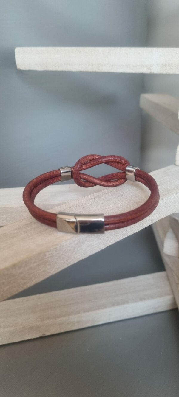 Bracelet homme en cuir rond 4 mm vieux rouge et signe infini