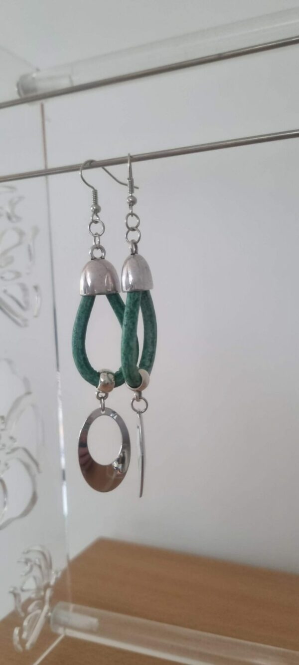 Boucles d'oreilles cuir rond vert et son pendentif ovale