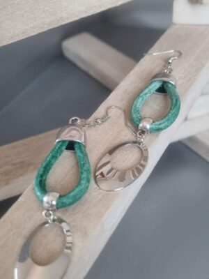 Boucles d'oreilles cuir rond vert et son pendentif ovale