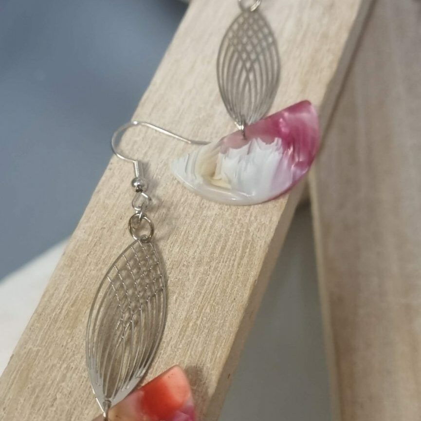 Boucles d'oreilles estampe rhodié et demi lune en acétate