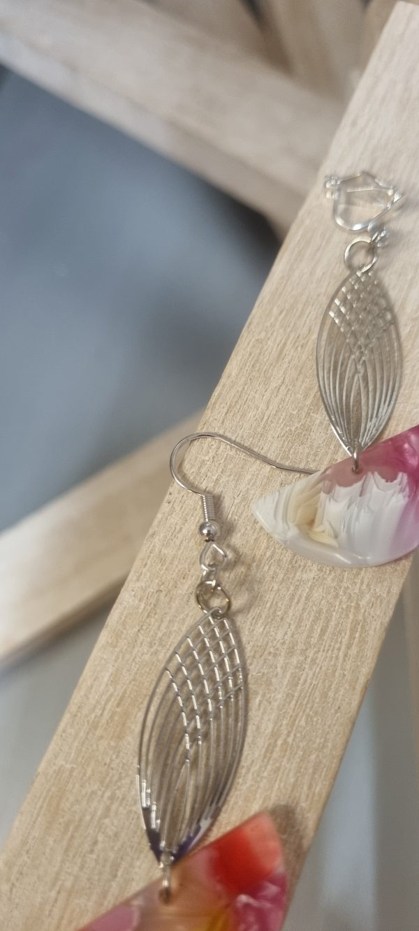 Boucles d'oreilles estampe rhodié et demi lune en acétate