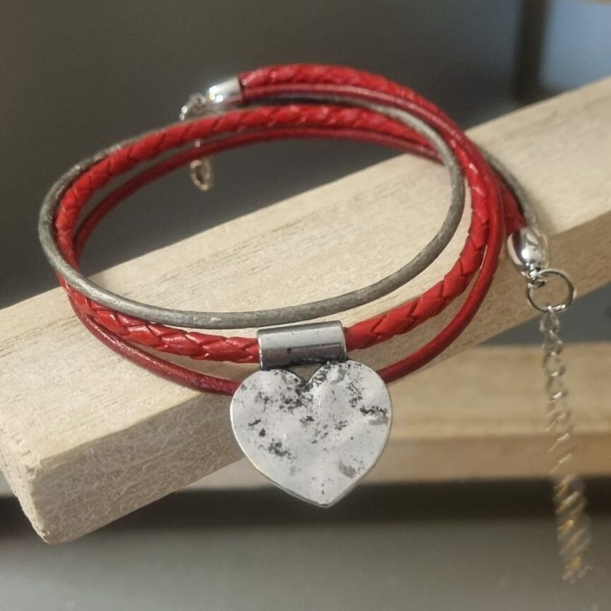 Bracelet femme double tour cuir rouge et gris avec coeur