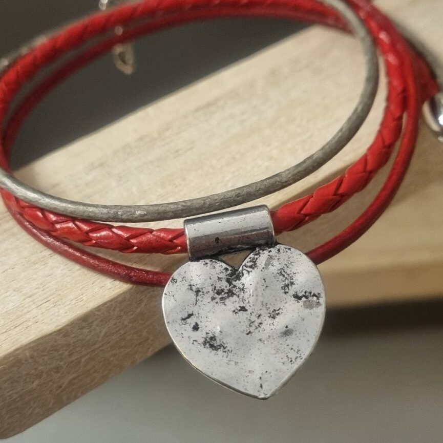 Bracelet femme double tour cuir rouge et gris avec coeur