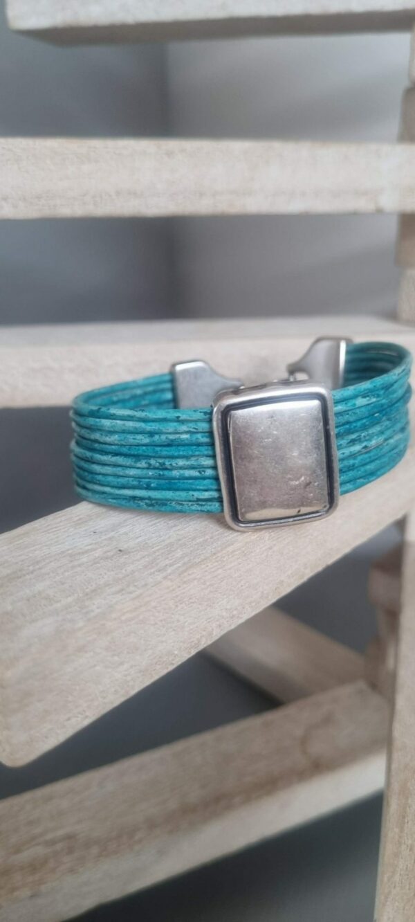 Bracelet cuir rond turquoise et son passant argenté