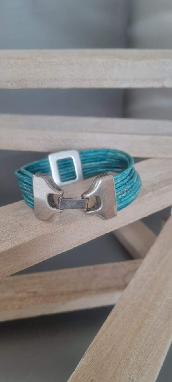 Bracelet cuir rond turquoise et son passant argenté