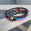 Bracelet femme multi lanière rose, bleu et bordeaux perles bronze