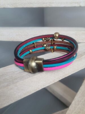 Bracelet femme multi lanière rose, bleu et bordeaux perles bronze