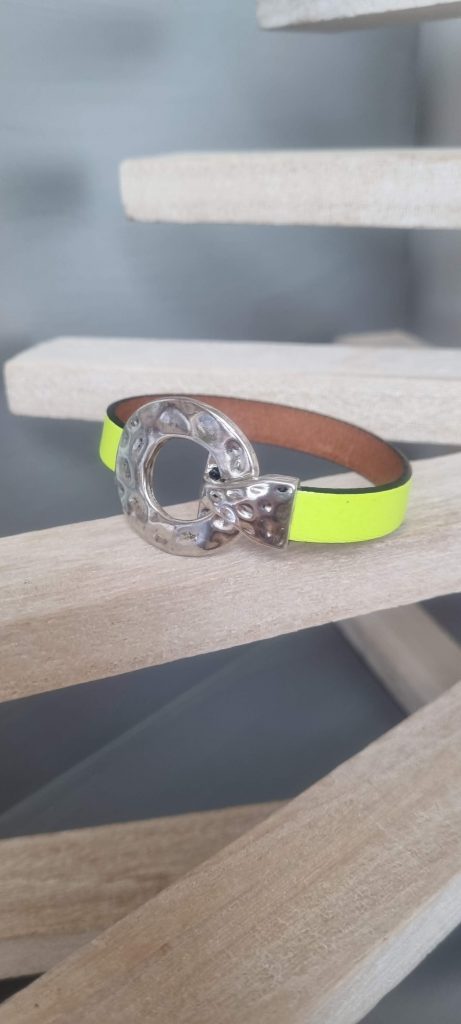 Bracelet femme jaune fluo, fermoir toggle argenté