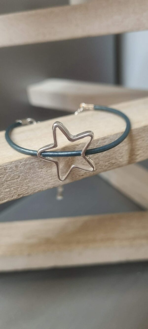 21CO93 - 19€ Bracelet femme, ado en cuir rond bleu et étoile argentée