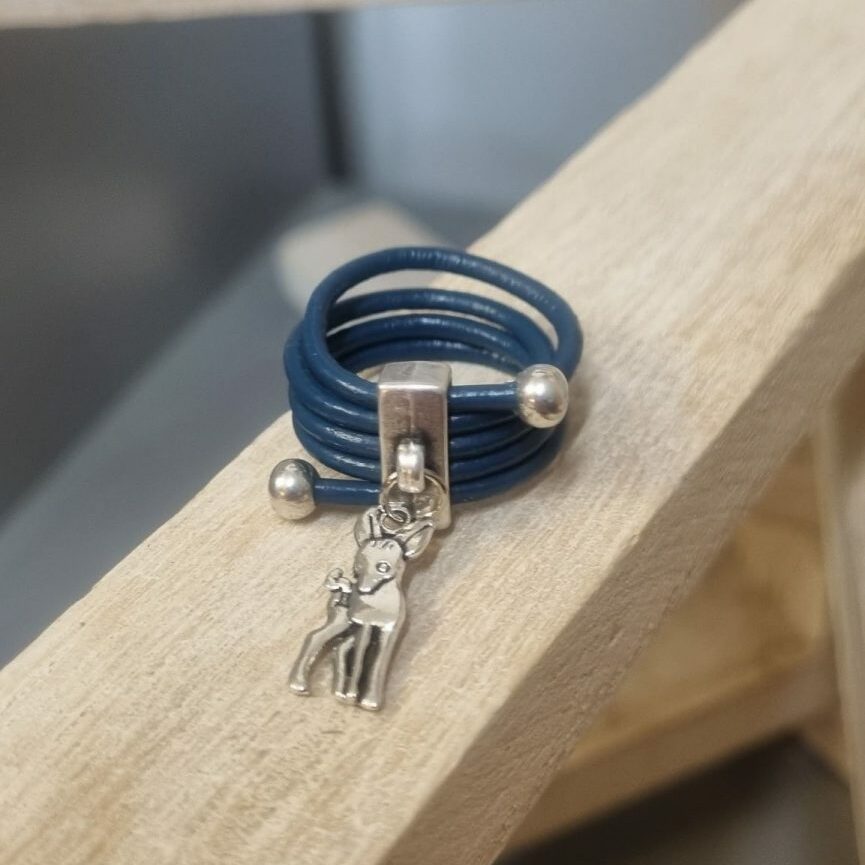 Bague femme en cuir rond bleu et son faon