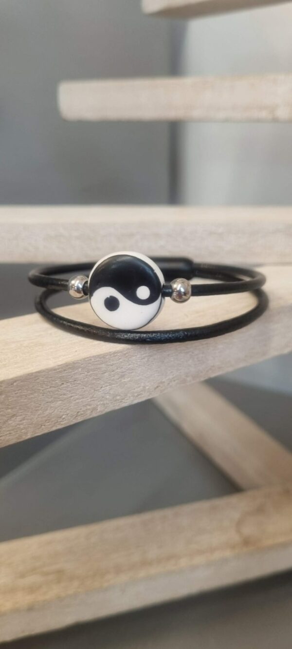 Bracelet homme cuir rond noir et perle yin et yang