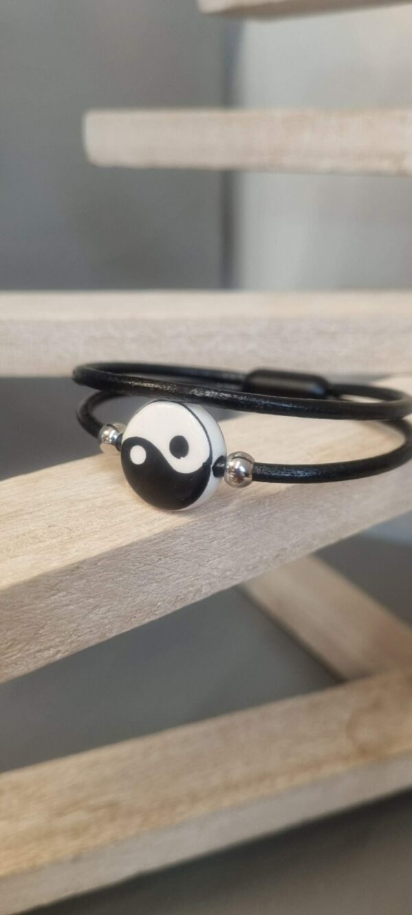 Bracelet homme cuir rond noir et perle yin et yang