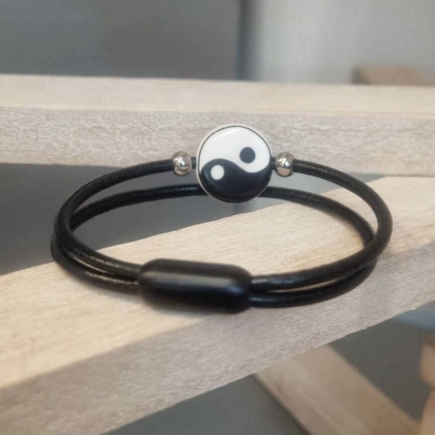 Bracelet homme cuir rond noir et perle yin et yang