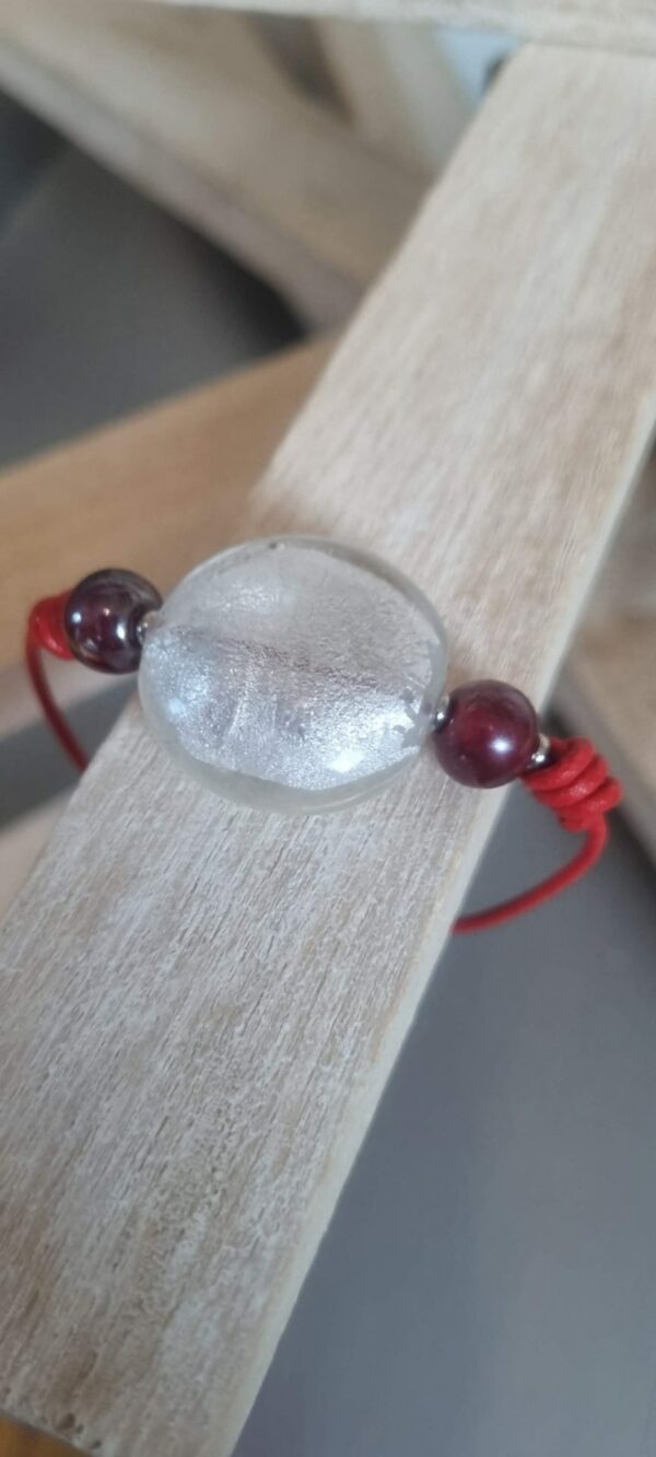 Bracelet en cuir rond rouge, perles en verre