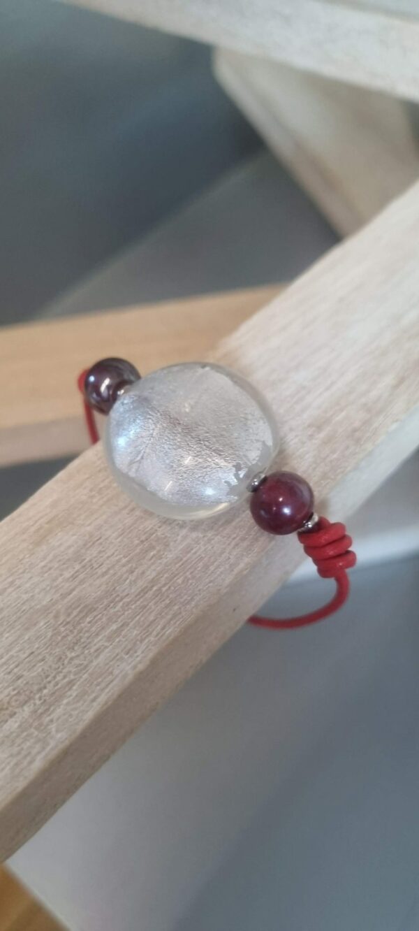 Bracelet en cuir rond rouge, perles en verre