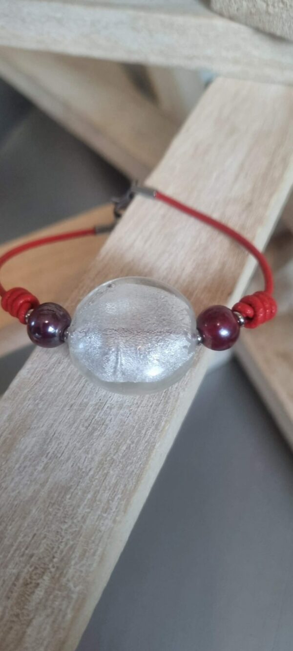 Bracelet en cuir rond rouge, perles en verre