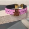 Bracelet enfant cuir plat rose fluo et ours doré