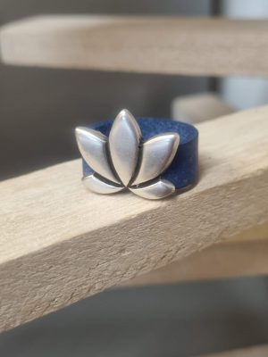 Bague femme en cuir 10 bleu et sa fleur de lotus