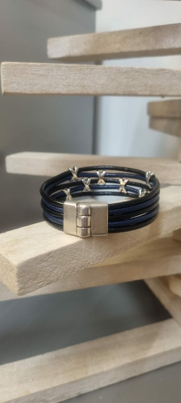 Bracelet homme en cuir rond noir et bleu et passants slide argentés