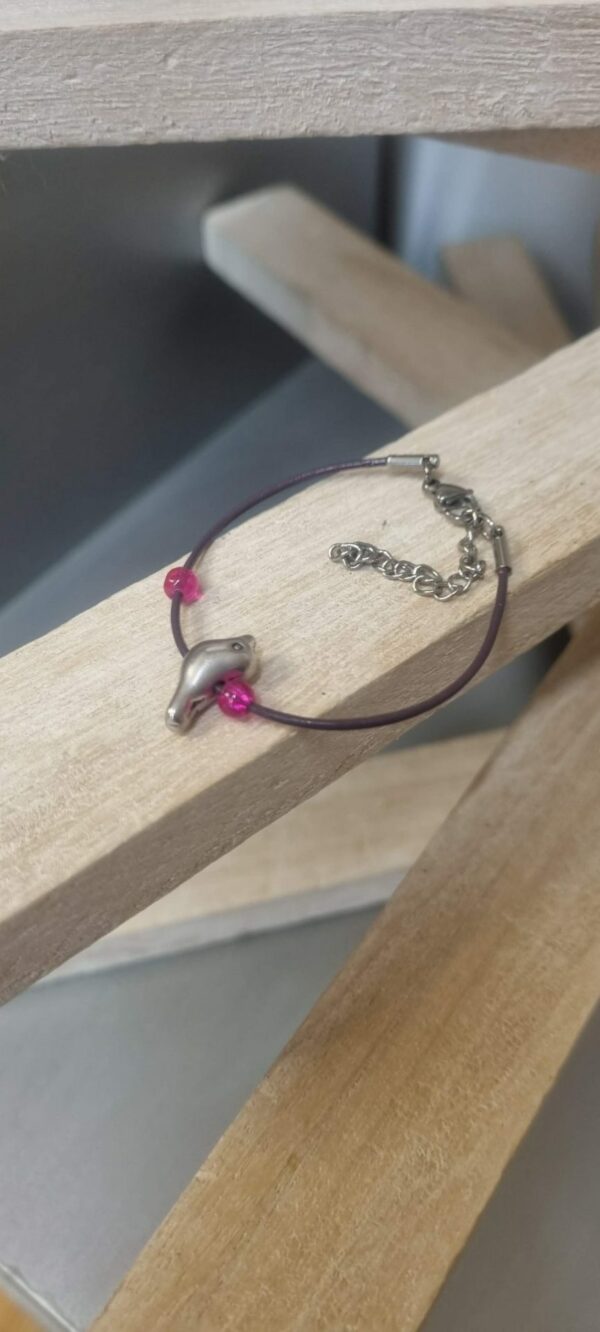 Bracelet enfant en cuir rond violet et oiseau argenté