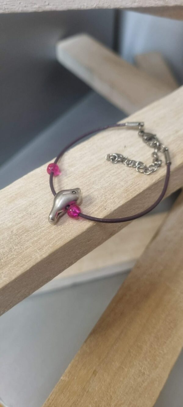 Bracelet enfant en cuir rond violet et oiseau argenté