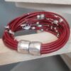 Bracelet femme en cuir rond rouge et ses perles argentées