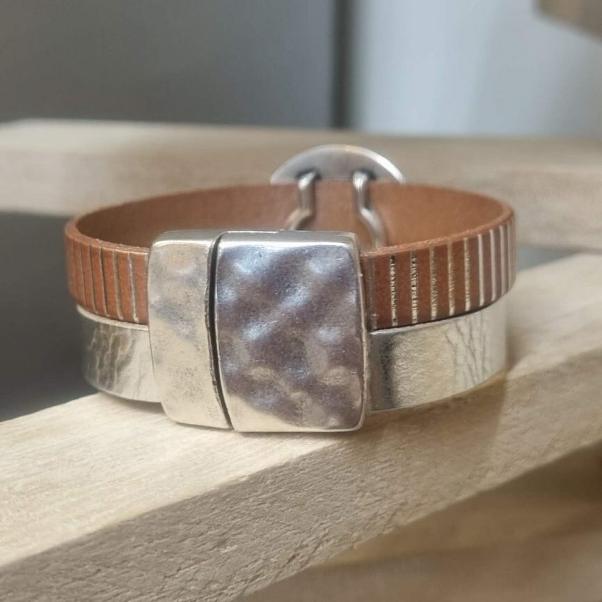 Bracelet femme 20mm en cuir argenté et saumon raye