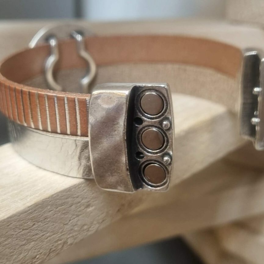 Bracelet femme 20mm en cuir argenté et saumon raye