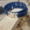 Bracelet femme double tour cuir plat bleu, fleur de lotus et passant martelé