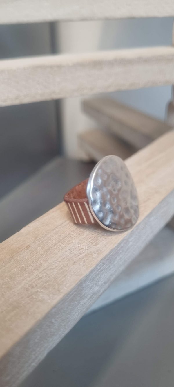 Bague cuir 10mm saumon argenté et passant martelé argent