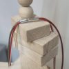 Collier sautoir femme en cuir rond rouge, gris et doré, perles en verre rouge et blanche et perles argentées