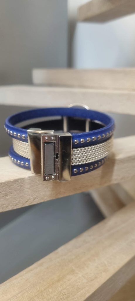 Manchette femme 20mm bleu et cuir métal, passant martelé argenté
