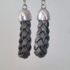 Boucles d'oreille femme cuir plat gris tressé