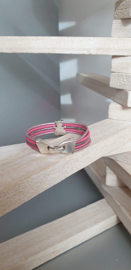 Bracelet enfant cuir rond rose et gris, ourson argenté
