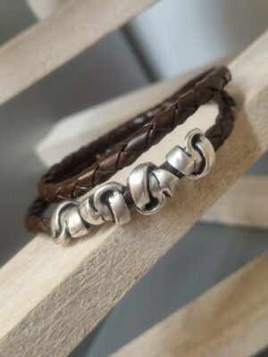Bracelet homme double tour cuir tressé marron et perles argentées