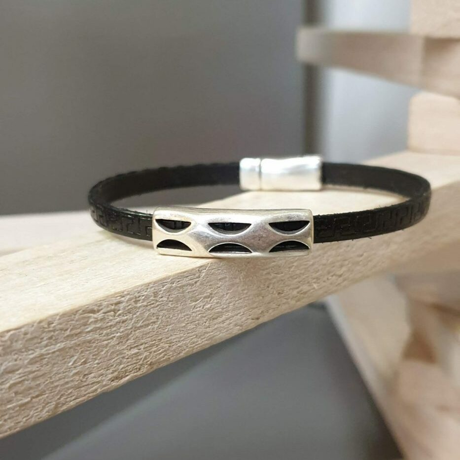 Bracelet homme cuir noir et passant argenté
