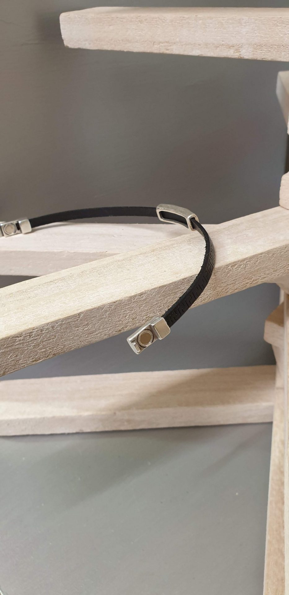 Bracelet homme cuir noir et passant argenté