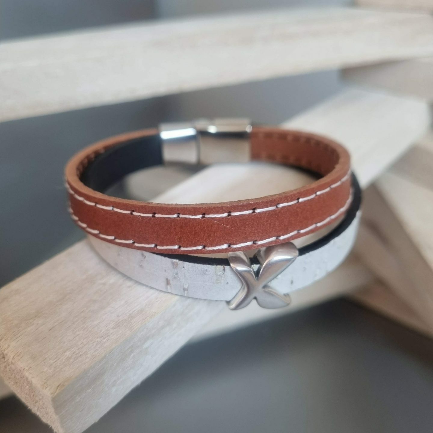 Bracelet homme 10mm cuir marron et liège, passant papillon